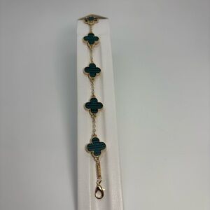 Green Malachite Four Leaf Clover Double Sided Gold Tone Five Motif Bracelet